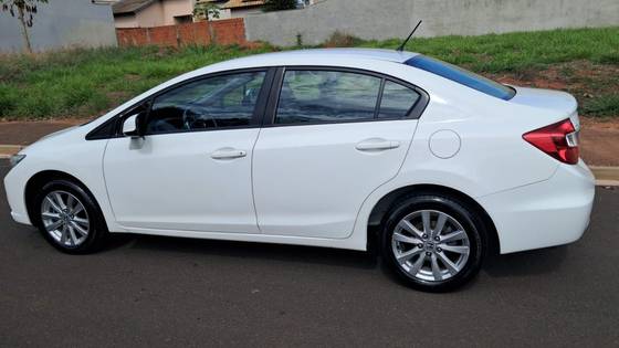 HONDA CIVIC 1.8 LXS 16V FLEX 4P AUTOMÁTICO